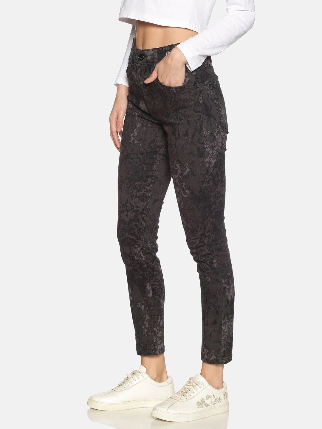 High Waisted Skinny Women Jeans With Abstract Print And Wash All Over