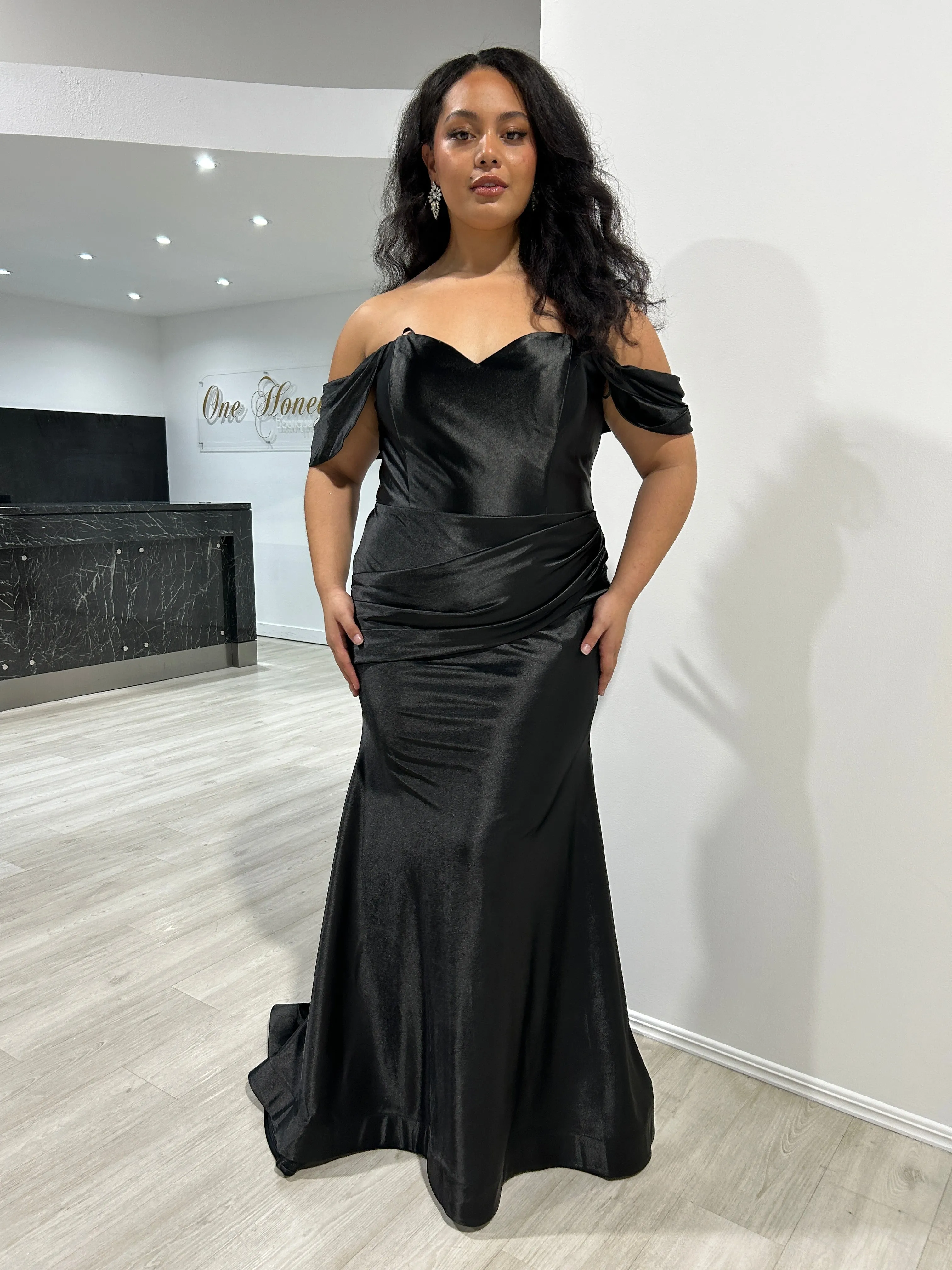 ROCO Curve Silky Off The Shoulder Mermaid Formal Dress
