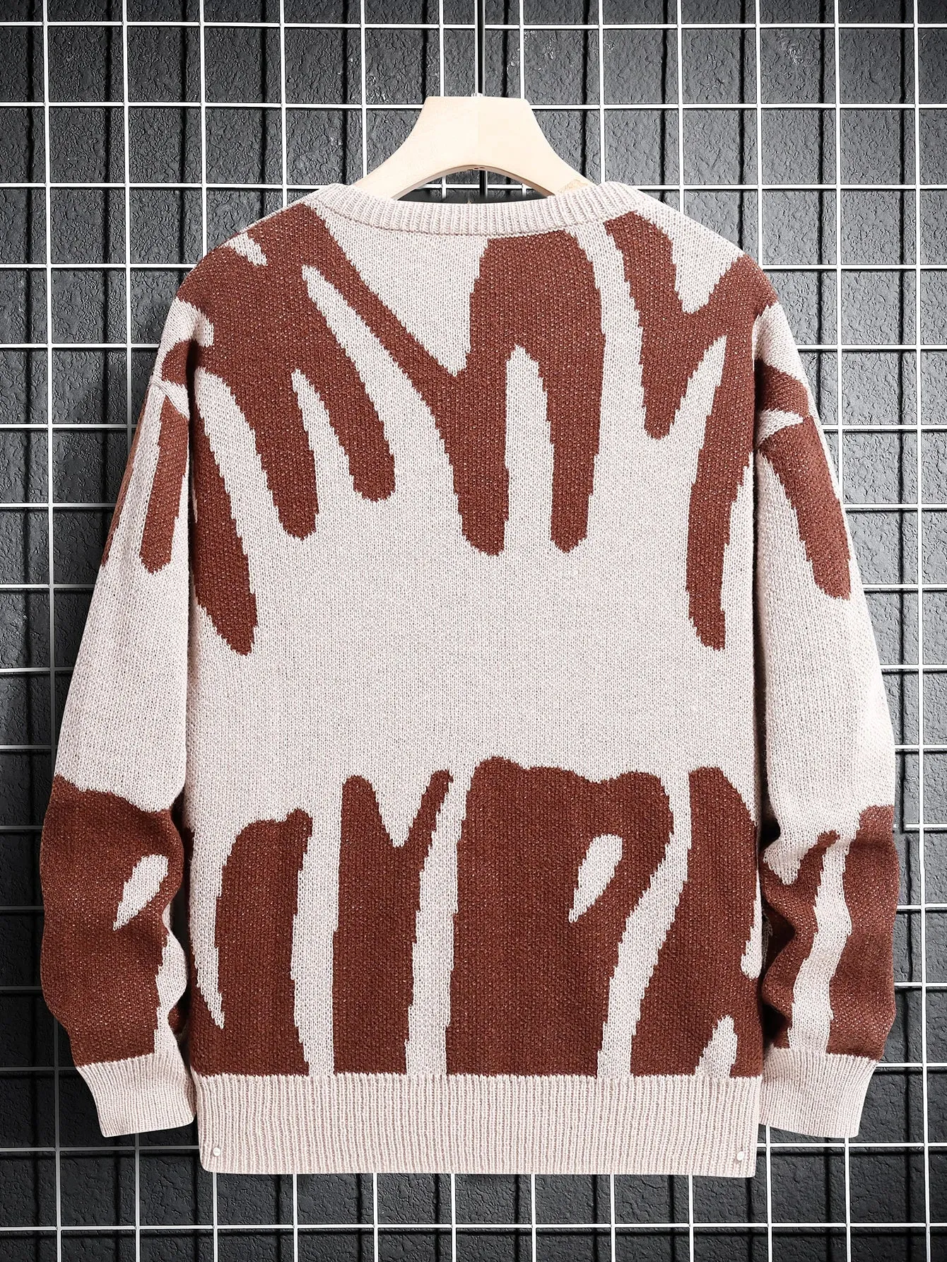 Round Neck Knitted Pullover Sweater